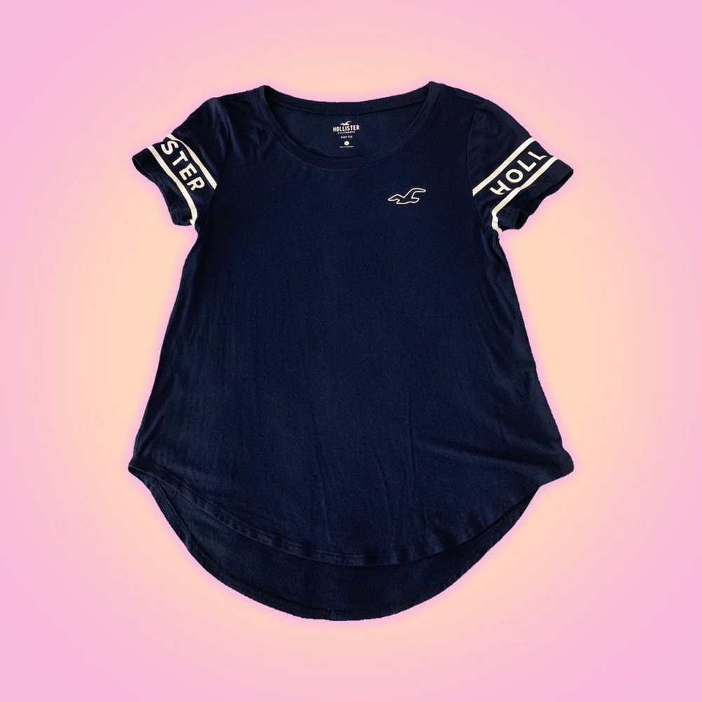SOLD | ⭐️ Hollister Navy Blue Lightweight Tee ⭐️